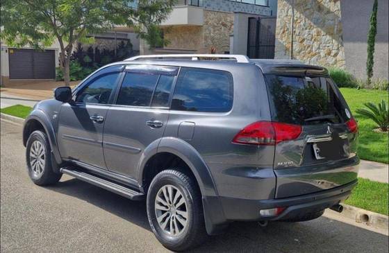 MITSUBISHI PAJERO 3.5 HPE 4X4 7 LUGARES V6 24V FLEX 4P AUTOMÁTICO